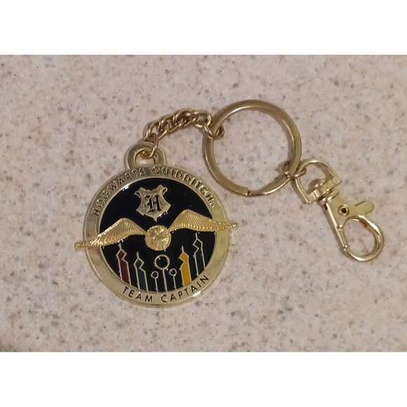 Harry Potter Quidditch Captain Key Ring NWOT - Picture 1 of 2